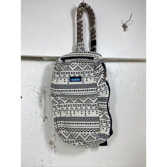 KAVU WHITE AZTEC ROPE HANDLE SLING PURSE 15 X 10 - Picture 1 of 5